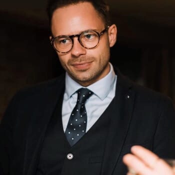 Headshot DO Dr Daniel Owens