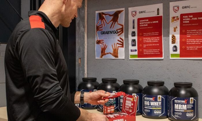 How Should Athletes Take Caffeine to Improve Performance?